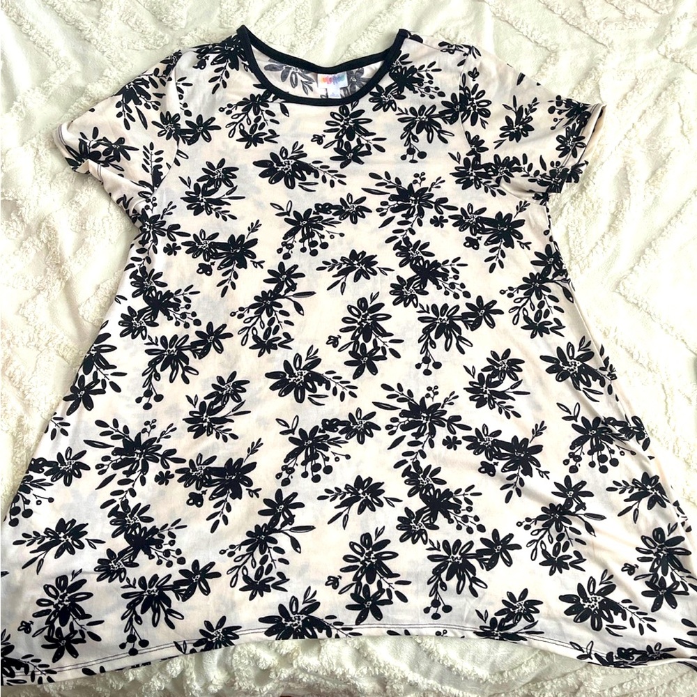 Lularoe top